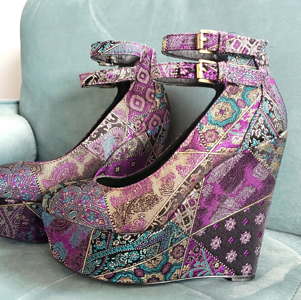 Amazingly Gorgeous Embroidered Wedge ALDO heels